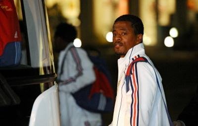 Federa&ccedil;&atilde;o Francesa nega redu&ccedil;&atilde;o de suspens&atilde;o a Evra
