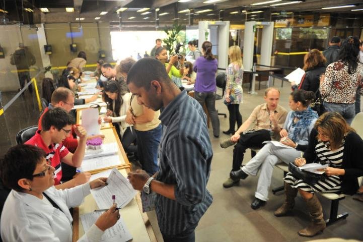 A coleta foi realizada na unidade m&oacute;vel do Hemocentro do Estado