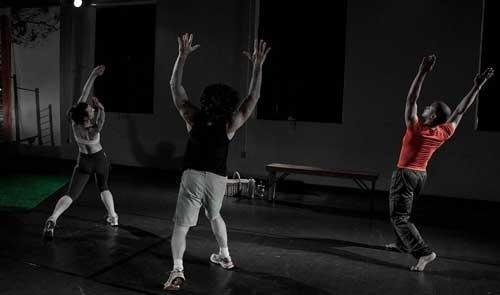 Vers&atilde;o indoor de espet&aacute;culo de dan&ccedil;a encerra temporada