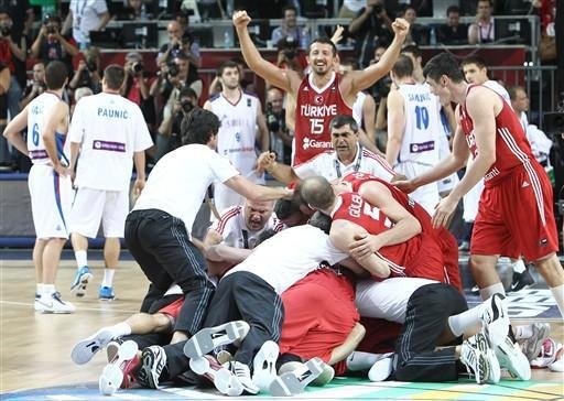 Com vit&oacute;ria heroica, Turquia vai &agrave; final do Mundial