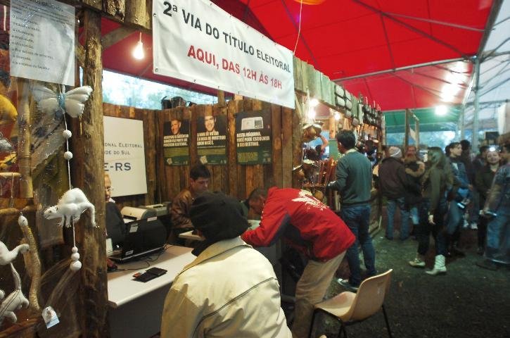 TRE j&aacute; reimprimiu quase 600 t&iacute;tulos eleitorais neste s&aacute;bado em Porto Alegre  