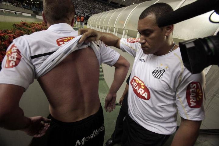 Santos perde para o Cear&aacute; e se envolve em confus&atilde;o com a pol&iacute;cia