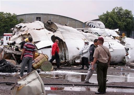 Acidente a&eacute;reo na Venezuela teve 15 mortos e 36 sobreviventes