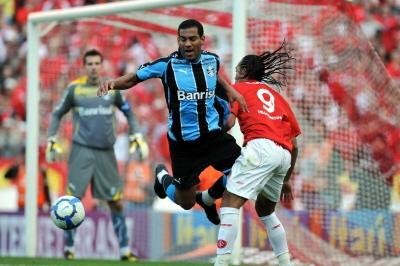 Inter anuncia a contrata&ccedil;&atilde;o do zagueiro Rodrigo, ex-Gr&ecirc;mio