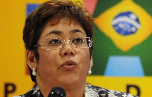 Governador do DF demite o filho e o irm&atilde;o da ex-ministra Erenice Guerra