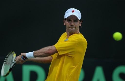 Mello vence e deixa Brasil perto da elite da Davis