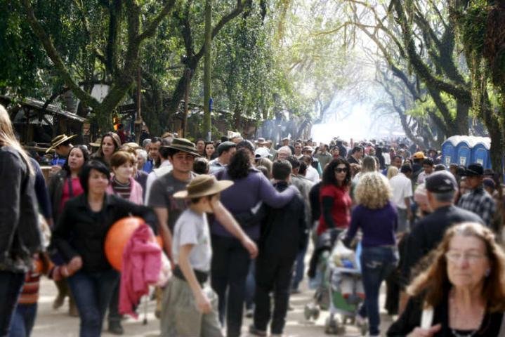Moradores da Capital aproveitam o domingo de sol ao ar livre