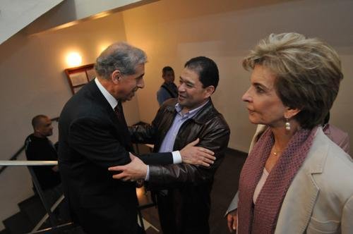 Candidatos ao governo debatem na Record