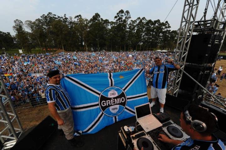 Gr&ecirc;mio lan&ccedil;a campanha para reunir fotos de torcedores na festa da Arena