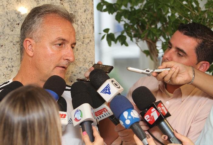 Dorival Jr. diz que perderia comando do Santos se n&atilde;o punisse Neymar