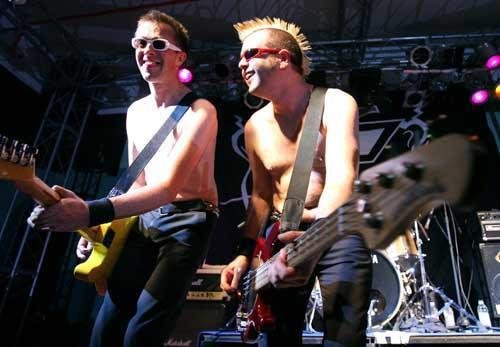 	 Ingleses do The Toy Dolls tocam em Porto Alegre