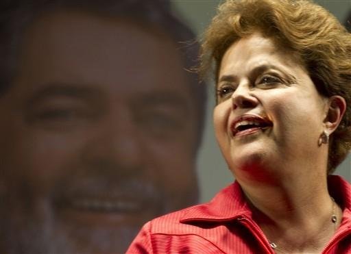 Dilma pede calma ap&oacute;s queda de 5 pontos em pesquisa