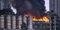 Fogo destrói 320 barracos em favela de São Paulo