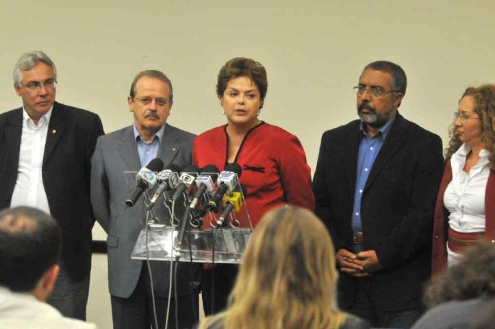 Em Porto Alegre, Dilma repudia ataques e diz que o amor vai vencer o medo