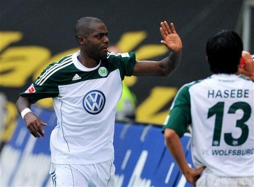 Grafite faz dois e Wolfsburg vence Freiburg no Alem&atilde;o