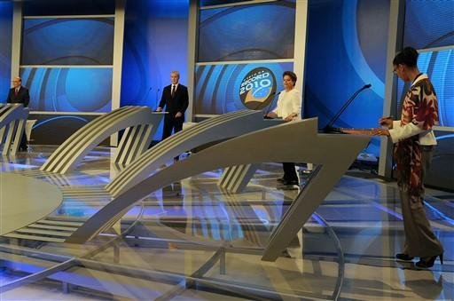 Record re&uacute;ne Dilma, Serra, Marina e Pl&iacute;nio a uma semana das Elei&ccedil;&otilde;es