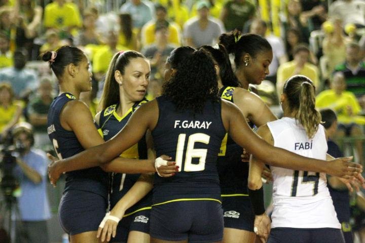 Sele&ccedil;&atilde;o feminina de v&ocirc;lei volta a vencer EUA por 3 a 2