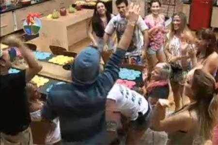 Reality show A Fazenda est&aacute; de volta