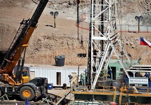 Mineiros soterrados no Chile podem ser resgatados em duas semanas