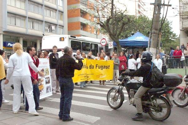 O Sindicato definiu como &ldquo;vitorioso&rdquo; o primeiro dia da manifesta&ccedil;&atilde;o ap&oacute;s o in&iacute;cio da greve do setor no Estado
