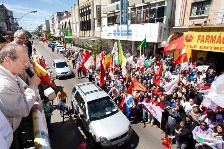 Tarso faz campanha na Fronteira do Estado