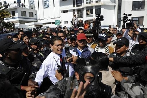 Correa foi levado para o hospital da pol&iacute;cia, onde foi atendido com sintomas de asfixia pelo g&aacute;s