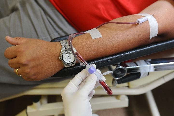 Hospitais est&atilde;o mobilizados na tentativa de incrementar os estoques de sangue e plaquetas