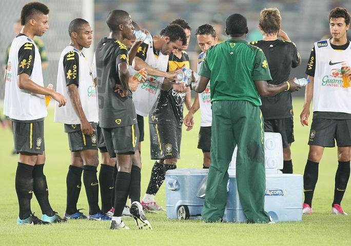 Mano Menezes mant&eacute;m forma&ccedil;&atilde;o ofensiva na Sele&ccedil;&atilde;o
