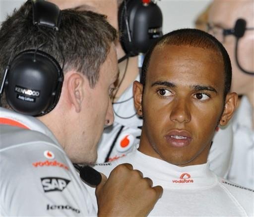 Hamilton troca c&acirc;mbio e perde cinco posi&ccedil;&otilde;es no grid