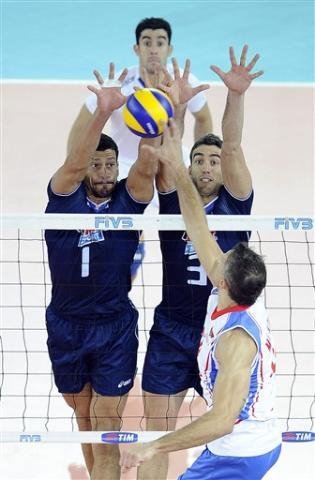 Como na semifinal diante do Brasil, italianos s&oacute; jogaram bem no terceiro set
