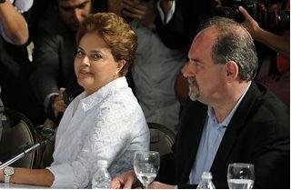 Presidente do PT Jos&eacute; Eduardo Dutra defende postura combativa de Dilma