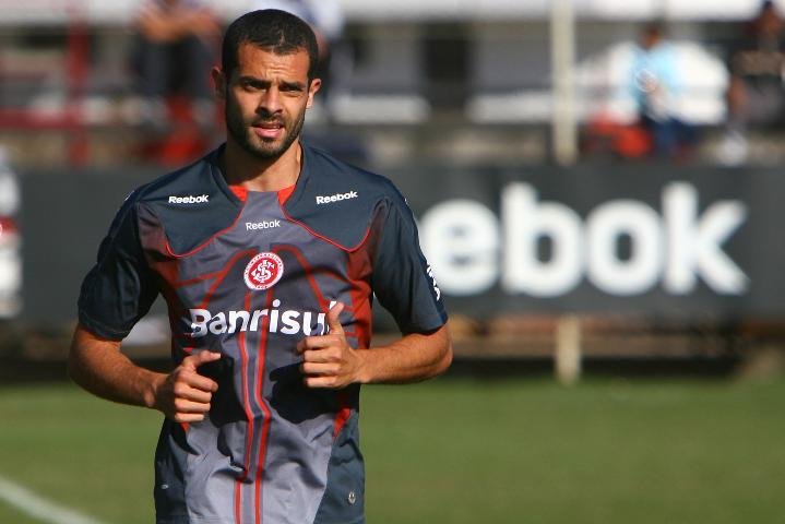 Ilan ser&aacute; titular do ataque hoje