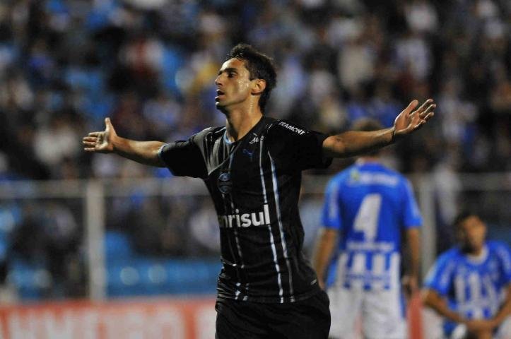 Jonas merece uma vaga na Sele&ccedil;&atilde;o, diz Renato 