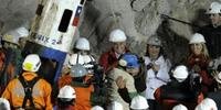 Penúltimo mineiro chileno a ser resgatado já está na superfície