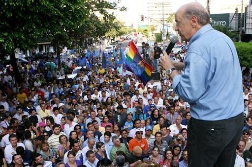 Serra defende uni&atilde;o civil de homossexuais