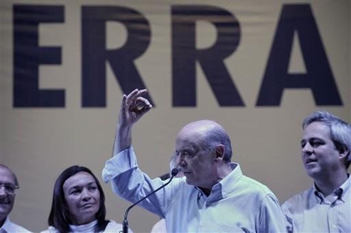 Serra distribui santinho com mensagem sobre Jesus