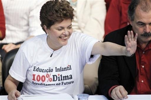 	 Dilma diz que carta &eacute; recurso para combater central de boatos
