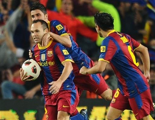Barcelona bate Valencia de virada e lidera Espanhol