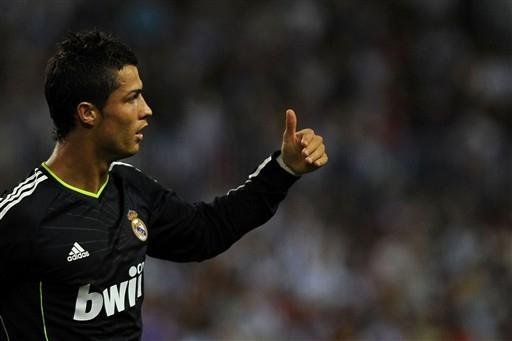 Real Madrid goleia e assume a lideran&ccedil;a do Espanhol