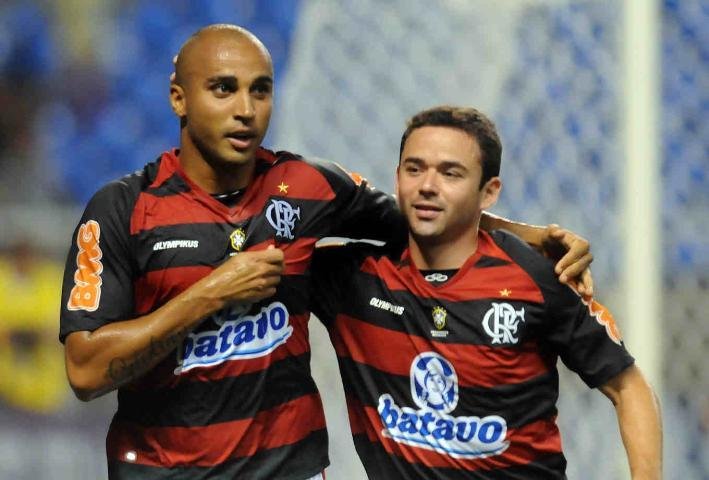 Jogadores do Flamengo celebram o segundo gol