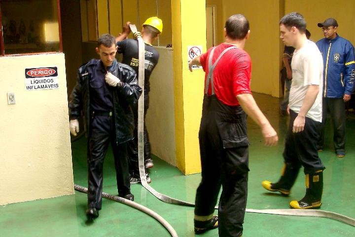Guarda Municipal treina para combater inc&ecirc;ndios