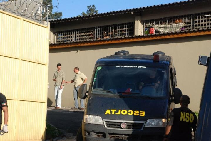Duas celas teriam sido parcialmente destru&iacute;das