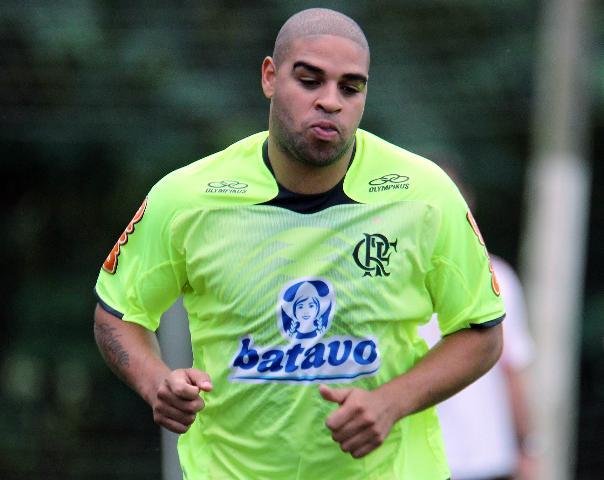 MP pede fim de a&ccedil;&atilde;o contra Adriano por elo com tr&aacute;fico