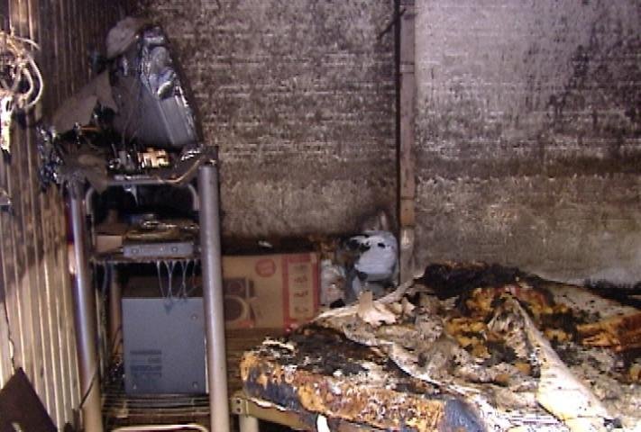 Fogo destr&oacute;i parcialmente casa em Gua&iacute;ba e fere duas crian&ccedil;as 