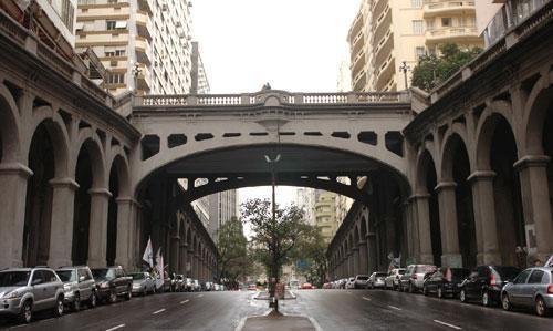 Inaugurado em 1932, local teve cedidos os espa&ccedil;os localizados na parte inferior, em 1972, aos comerciantes 