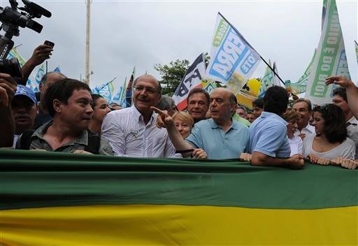 Serra muda roteiro diante de aglomera&ccedil;&atilde;o no Rio