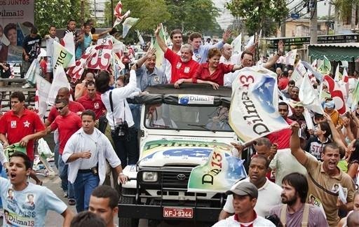Dilma faz carreata em Bangu e Realengo, na zona oeste do Rio