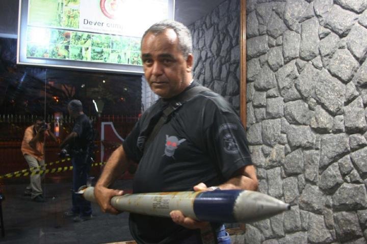 Pescadores encontram foguete de avia&ccedil;&atilde;o no Rio