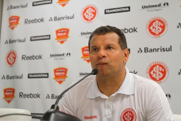 Celso Roth acredita que Inter caiu em chave mais dif&iacute;cil que a Internazionale