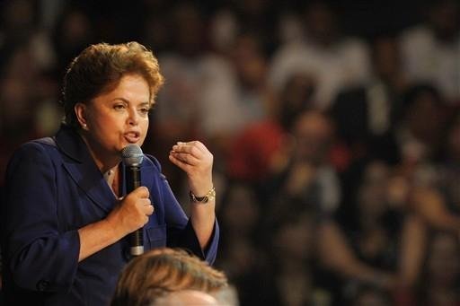 Dilma disse que Serra, ao comandar a pasta do Planejamento do governo do ex-presidente FHC, coordenou o programa de privatiza&ccedil;&atilde;o